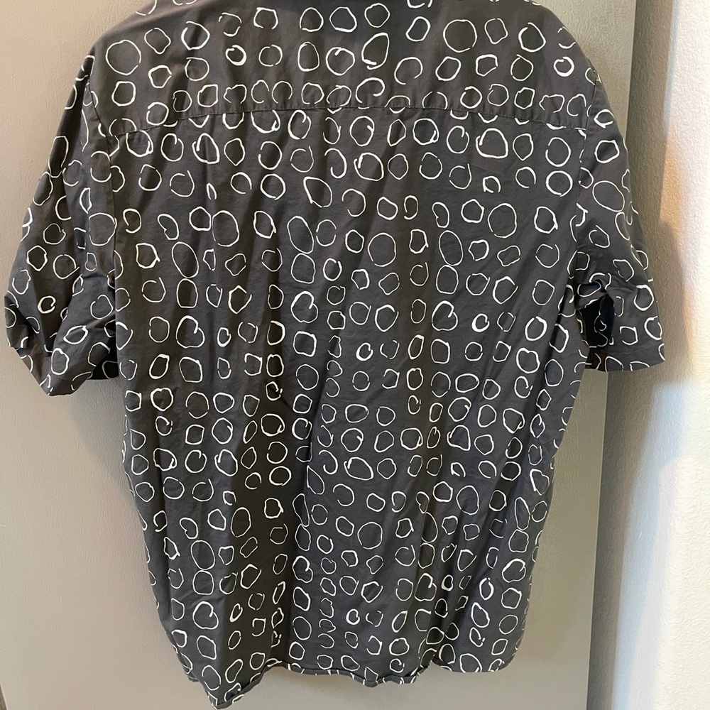 Calvin Klein Men’s Short Sleeve Dress Shirt - Size Large - Picture 4 of 4